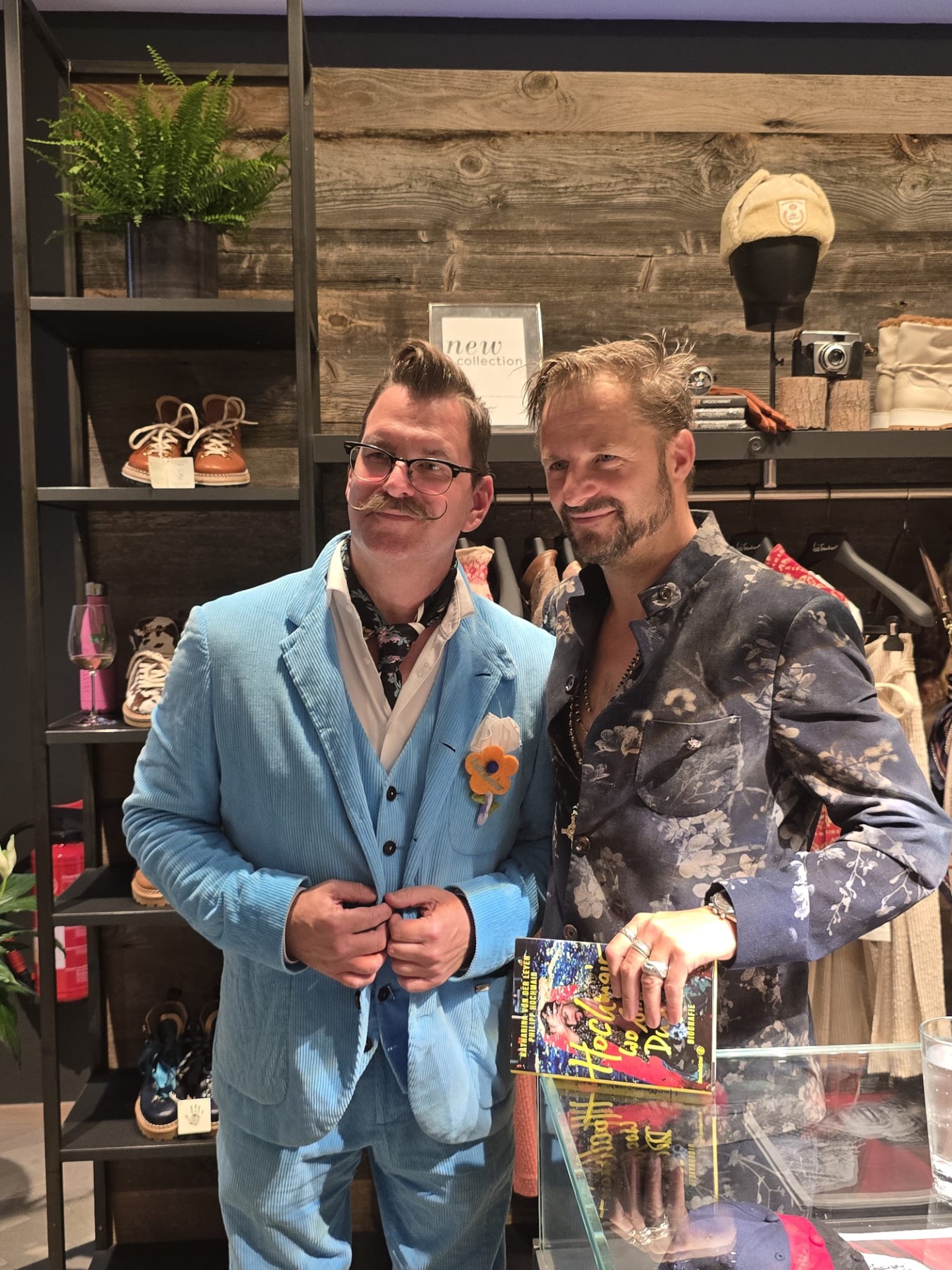 Buchpräsentation von Philipp Hochmair im Luis Trenker Store,Salzburg